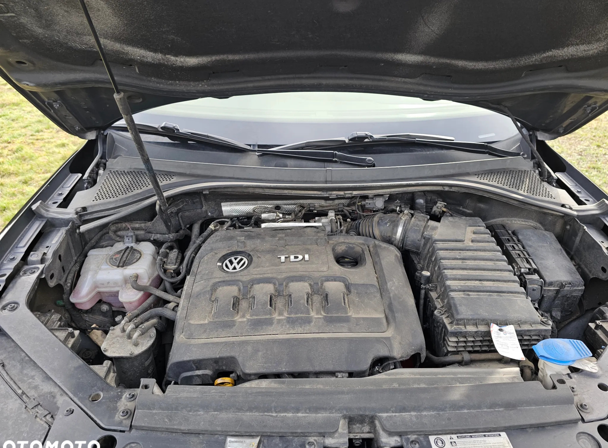 Volkswagen Tiguan cena 104550 przebieg: 180000, rok produkcji 2017 z Warszawa małe 232